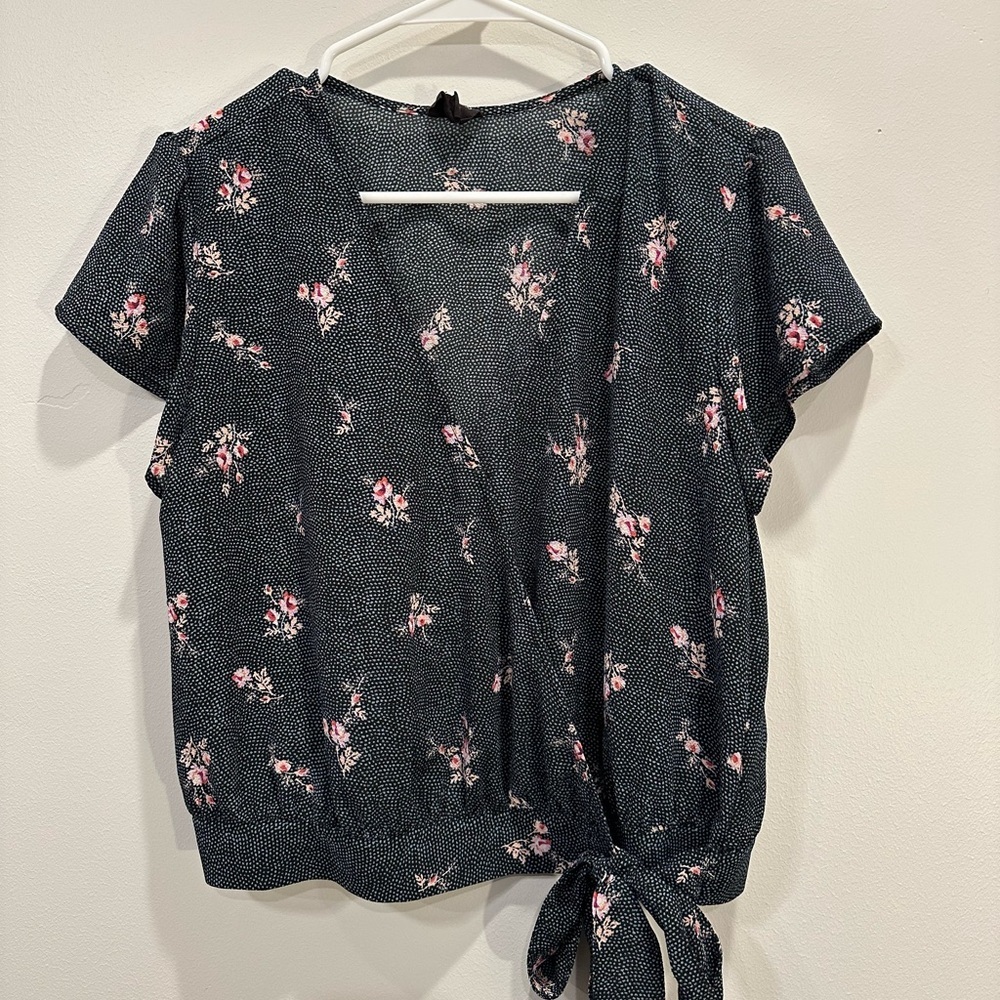 Free Press. Size M. Floral. Polka dot. Green, black, pink.